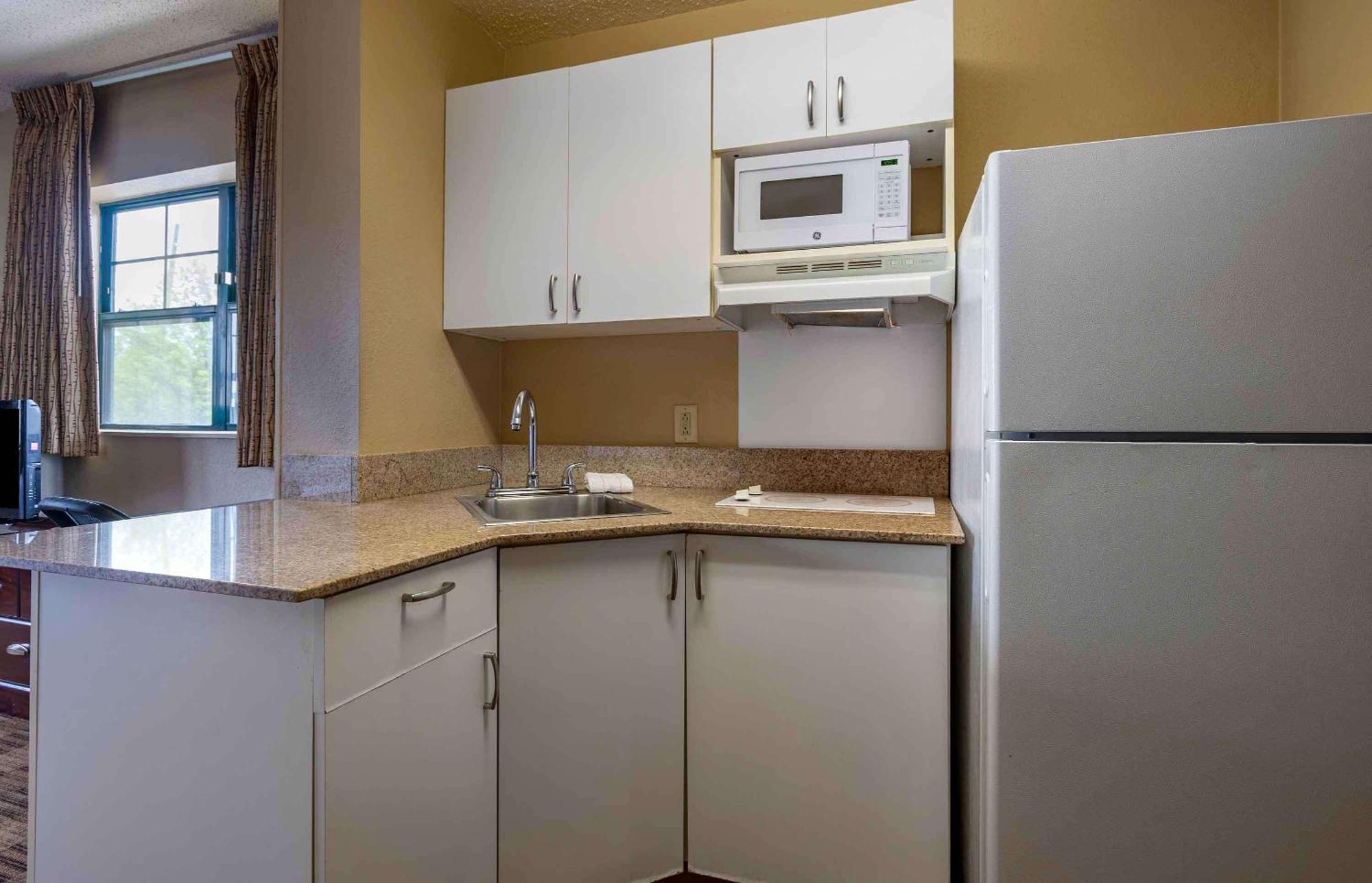 Extended Stay America Suites - Edison - Raritan Center Екстер'єр фото